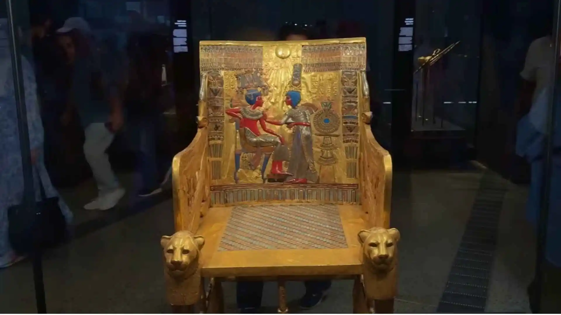 ما الذي تريد معرفته عن المتحف المصري الكبير ؟